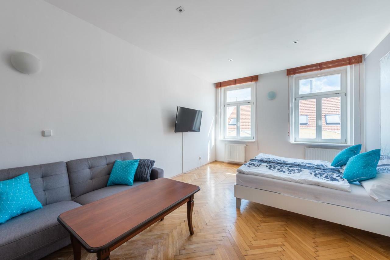 Bright Apartment Few Steps From Centre Praga Esterno foto