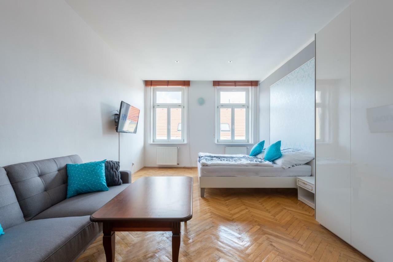 Bright Apartment Few Steps From Centre Praga Esterno foto